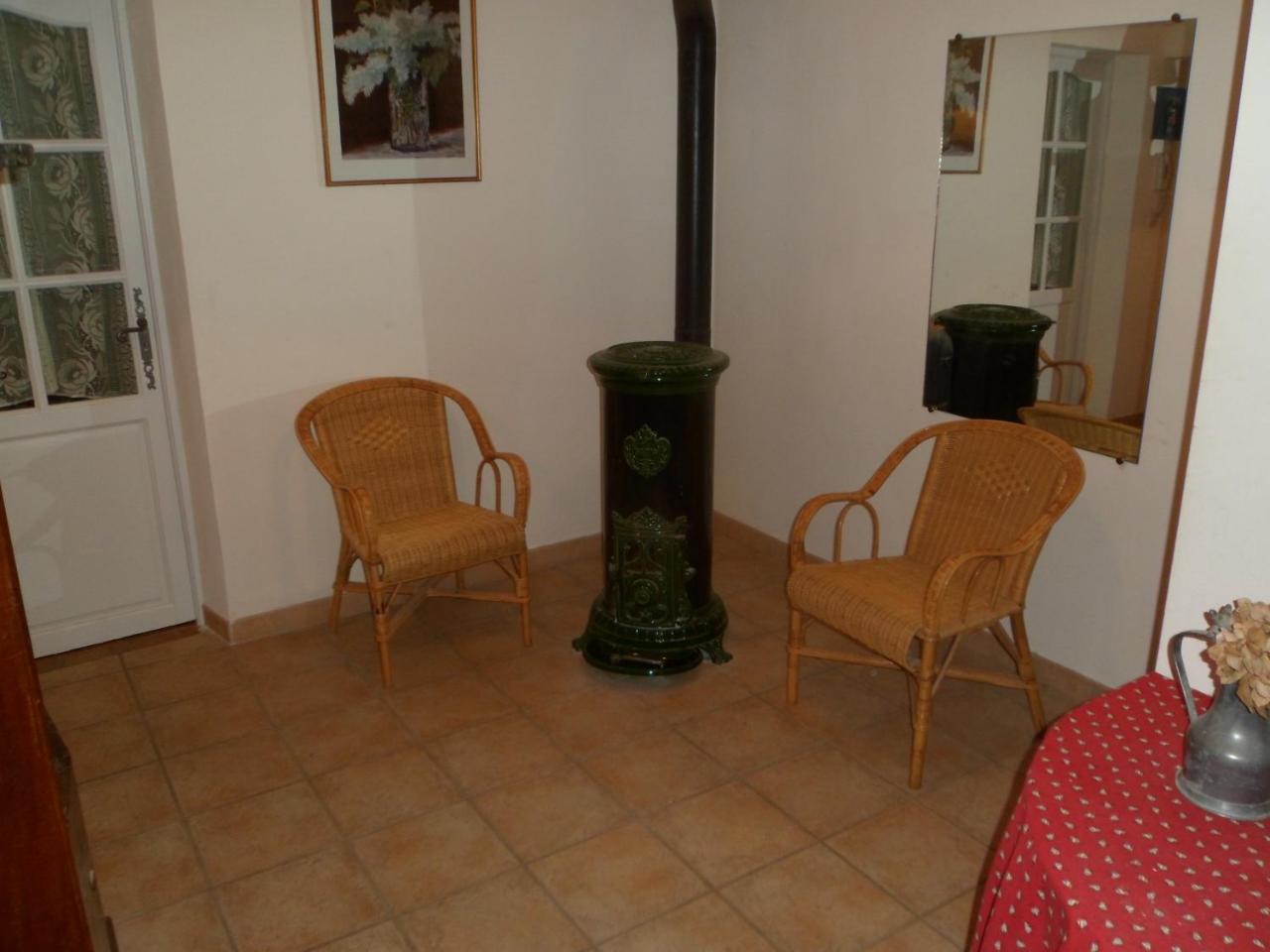 Clos Sainte-Garde Saint Didier  Luaran gambar